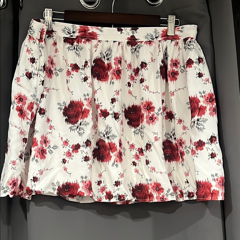 American Eagle Floral Print Flowy Skirt - Red White Pink XL